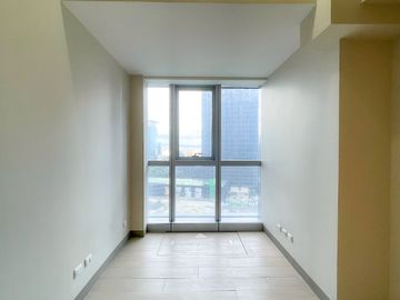 Uptown Parksuites 3 Bedroom Unit For Sale