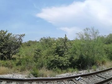 SE VENDE TERRENO