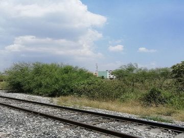 SE VENDE TERRENO
