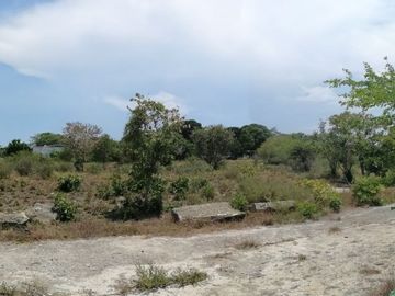 SE VENDE TERRENO