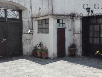 VENTA DE CASA EN PUENTE GRAU CDRA 1.. AREQUIPA.