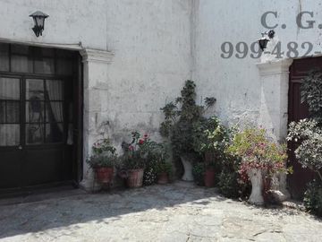 VENTA DE CASA EN PUENTE GRAU CDRA 1.. AREQUIPA.