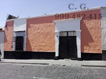 VENTA DE CASA EN PUENTE GRAU CDRA 1.. AREQUIPA.
