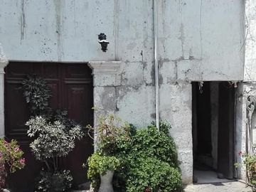 VENTA DE CASA EN PUENTE GRAU CDRA 1.. AREQUIPA.