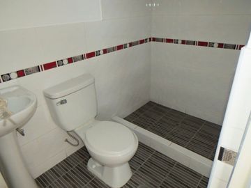DEPARTAMENTO 1ER PISO DUPLEX EN VENTA 122 M2 URB REMANSO DE STA CLARA - ATE