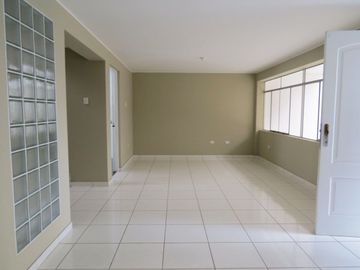 DEPARTAMENTO 1ER PISO DUPLEX EN VENTA 122 M2 URB REMANSO DE STA CLARA - ATE