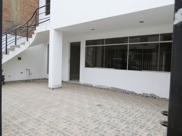 DEPARTAMENTO 1ER PISO DUPLEX EN VENTA 122 M2 URB REMANSO DE STA CLARA - ATE