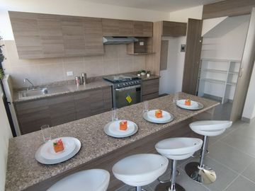 Casa en Privada en Villa de Pozos con amenidades, cerca de CARR 57