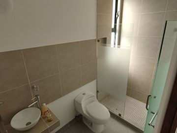 Casa en Privada en Villa de Pozos con amenidades, cerca de CARR 57