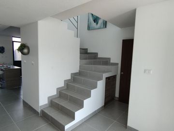 Casa en Privada en Villa de Pozos con amenidades, cerca de CARR 57