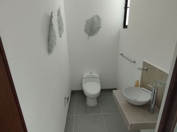 Casa en Privada en Villa de Pozos con amenidades, cerca de CARR 57