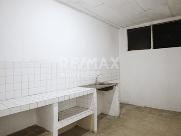 VENTA DE CASA RENTERA DE 7 DEPARTAMENTOS SUR GQUIL