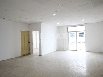 VENTA DE CASA RENTERA DE 7 DEPARTAMENTOS SUR GQUIL