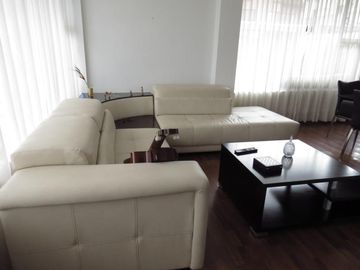 VENDO DEPARTAMENTO URB. EL CONDADO DOS HABITACIONES