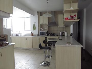 VENDO DEPARTAMENTO URB. EL CONDADO DOS HABITACIONES