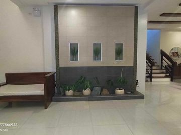 3storey House for lease with 7br