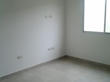 VENTA DE 1 VILLA EN EL CONDADO VICOLINCI URBANIZACION PRIVADA CLUB SOCIAL , POR ESTRENAR AVE PRINCIPAL. SEGURIDAD 24/7