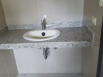 VENTA DE 1 VILLA EN EL CONDADO VICOLINCI URBANIZACION PRIVADA CLUB SOCIAL , POR ESTRENAR AVE PRINCIPAL. SEGURIDAD 24/7