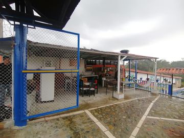 se Vende hermoso  chalet con  precio de oportunidad en Filandia Qundio
