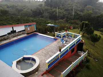 se Vende hermoso  chalet con  precio de oportunidad en Filandia Qundio