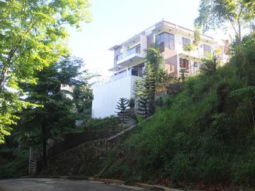 Rush‼️ Beautiful 6-Bedroom House and Lot For Sale in Antipolo City
