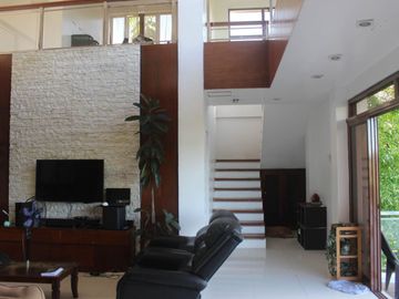 Rush‼️ Beautiful 6-Bedroom House and Lot For Sale in Antipolo City