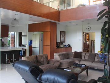 Rush‼️ Beautiful 6-Bedroom House and Lot For Sale in Antipolo City