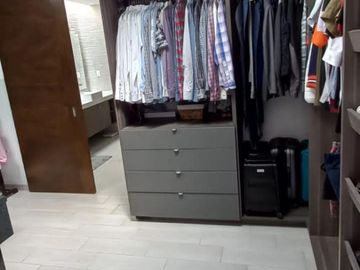CASA DE AUTOR EN VENTA CUMBRES DEL LAGO JURIQUILLA ESPECTACULAR