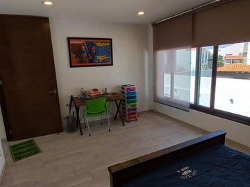 CASA DE AUTOR EN VENTA CUMBRES DEL LAGO JURIQUILLA ESPECTACULAR