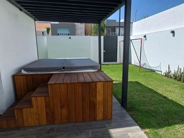 CASA DE AUTOR EN VENTA CUMBRES DEL LAGO JURIQUILLA ESPECTACULAR