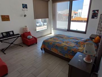 CASA DE AUTOR EN VENTA CUMBRES DEL LAGO JURIQUILLA ESPECTACULAR