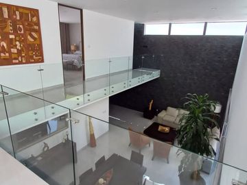 CASA DE AUTOR EN VENTA CUMBRES DEL LAGO JURIQUILLA ESPECTACULAR