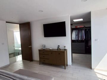 CASA DE AUTOR EN VENTA CUMBRES DEL LAGO JURIQUILLA ESPECTACULAR