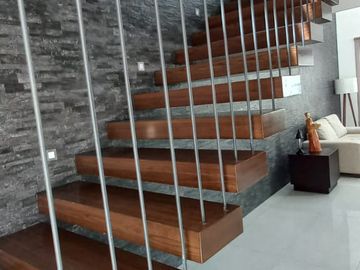 CASA DE AUTOR EN VENTA CUMBRES DEL LAGO JURIQUILLA ESPECTACULAR