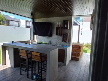 CASA DE AUTOR EN VENTA CUMBRES DEL LAGO JURIQUILLA ESPECTACULAR