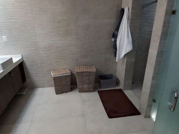 CASA DE AUTOR EN VENTA CUMBRES DEL LAGO JURIQUILLA ESPECTACULAR