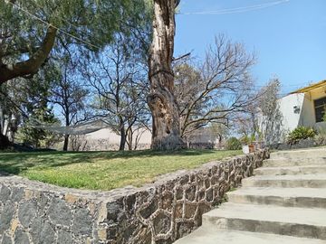 Casa con Gran Terreno en VENTA en Tenango del Aire, Estado de México, México