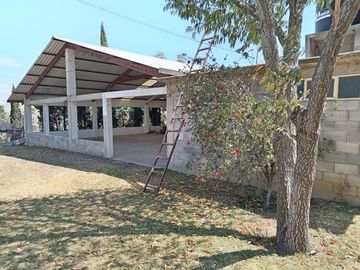 Casa con Gran Terreno en VENTA en Tenango del Aire, Estado de México, México