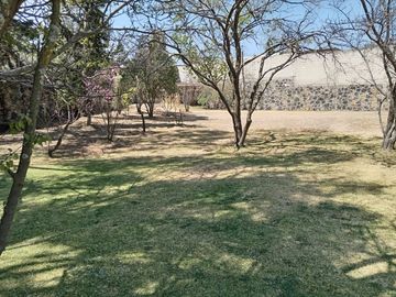 Casa con Gran Terreno en VENTA en Tenango del Aire, Estado de México, México