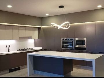 VENDO CASA EN EL BOSQUE COUNTRY CLUB COLINDA A CAMPO DE GOLF Y TIENE VISTA A LA CIUDAD
