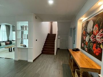 News refurbished 5 bedroom home with pool for sale