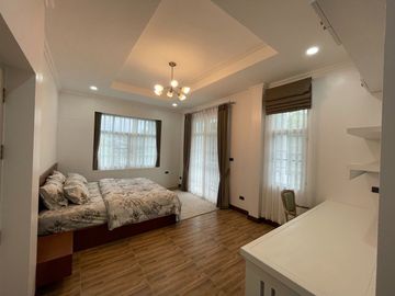 News refurbished 5 bedroom home with pool for sale
