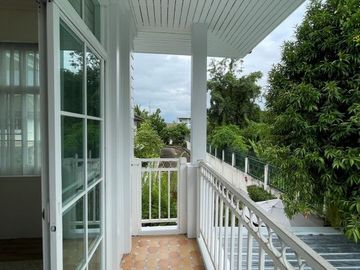 News refurbished 5 bedroom home with pool for sale