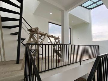 Rumah Baru 2 Lantai Luas 72 di Tombro Sukarno Hatta Suhat Malang