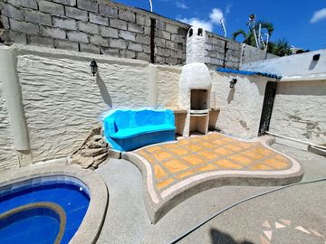 CASA AMOBLADA CON PISCINA EN VENTA SECTOR BARBASQUILLO CERCA A LA QUADRA MANTA