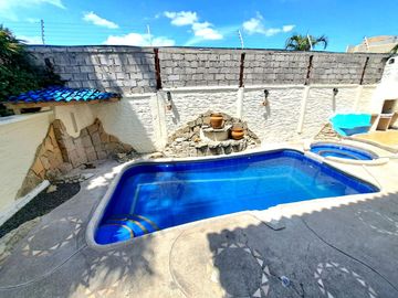 CASA AMOBLADA CON PISCINA EN VENTA SECTOR BARBASQUILLO CERCA A LA QUADRA MANTA
