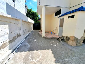 CASA AMOBLADA CON PISCINA EN VENTA SECTOR BARBASQUILLO CERCA A LA QUADRA MANTA