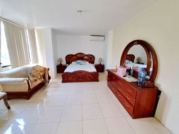CASA AMOBLADA CON PISCINA EN VENTA SECTOR BARBASQUILLO CERCA A LA QUADRA MANTA