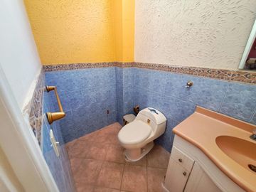 CASA AMOBLADA CON PISCINA EN VENTA SECTOR BARBASQUILLO CERCA A LA QUADRA MANTA