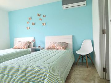 Venta de Casa de Lujo con Terreno amplio en Urbanización Casa Laguna